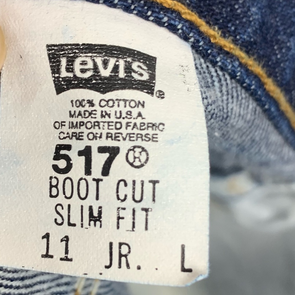 Levi’s Hi-Rise Distressed Darkwash Cut off Shorts Size 31 (Junior 11) EUC - Picture 3 of 4